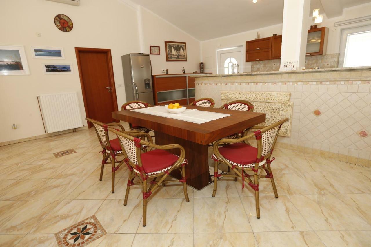 Apartment Bojan With Terrace And Sea View Baška Zewnętrze zdjęcie