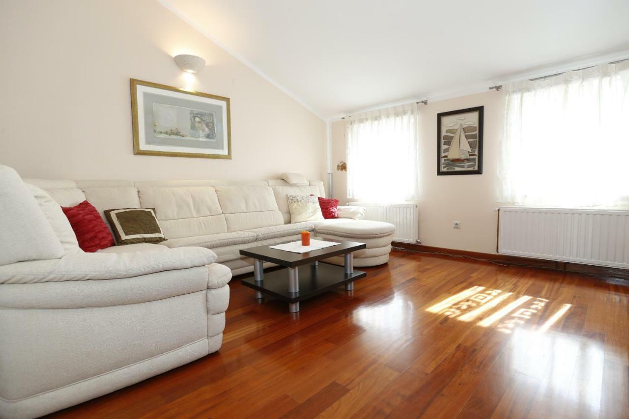 Apartment Bojan With Terrace And Sea View Baška Zewnętrze zdjęcie