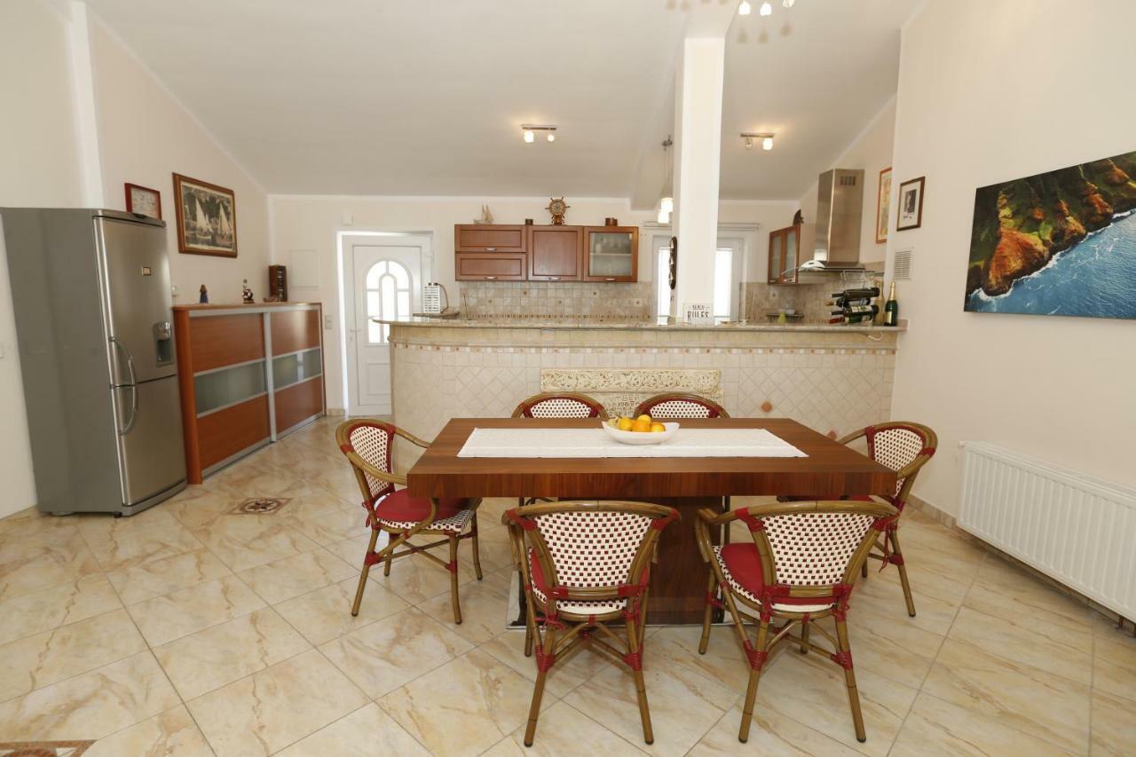 Apartment Bojan With Terrace And Sea View Baška Zewnętrze zdjęcie
