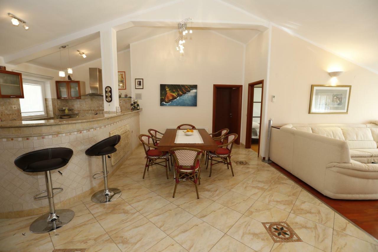 Apartment Bojan With Terrace And Sea View Baška Zewnętrze zdjęcie